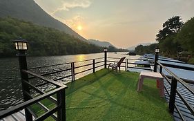 Phu Naphat Resort